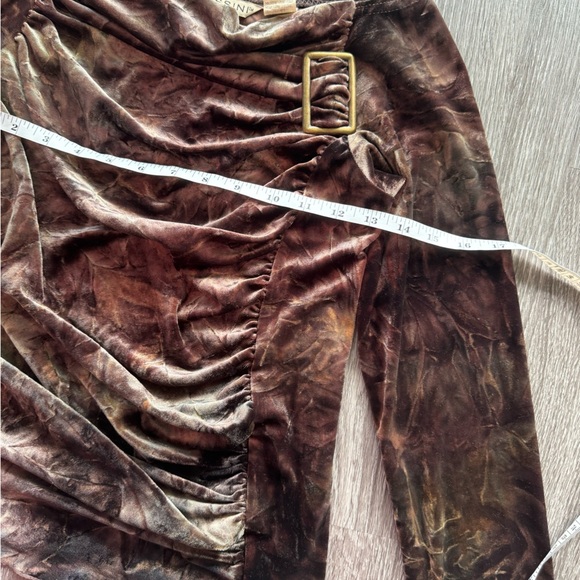 Y2K Made in USA Buckle Off The Shoulder Blouse size Medium - Picture 6 of 10